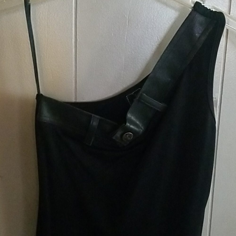 Blk one shoulder dress